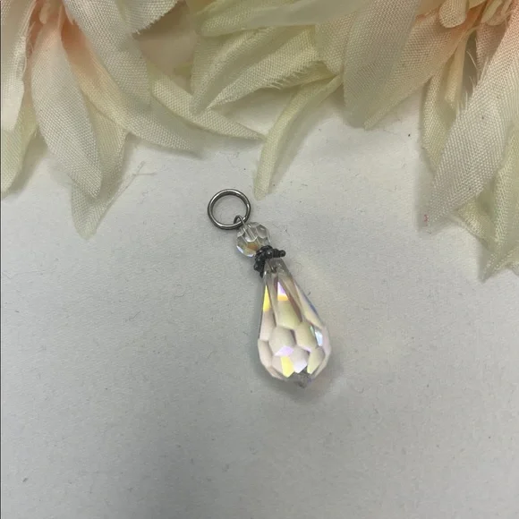 Crystal Teardrop Pendant Charm EUC - Picture 1 of 3